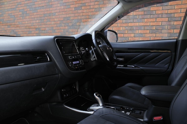 Used Mitsubishi Outlander 2017 for sale - 76151381: Photo 17
