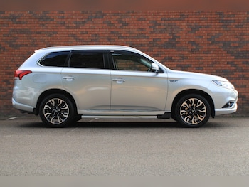 Used Mitsubishi Outlander 2017 for sale - 76151381: Photo