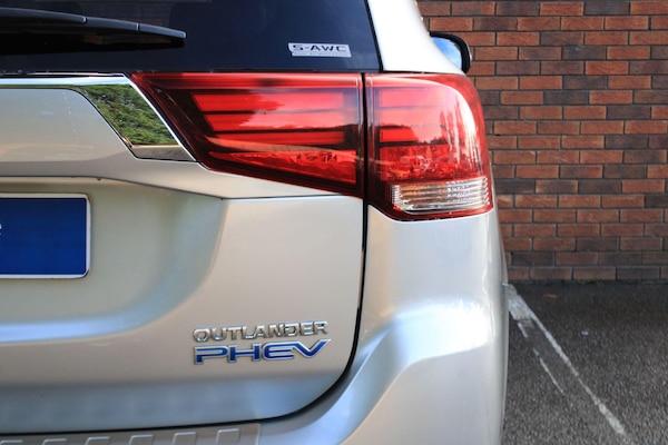 Used Mitsubishi Outlander 2017 for sale - 76151381: Photo 32