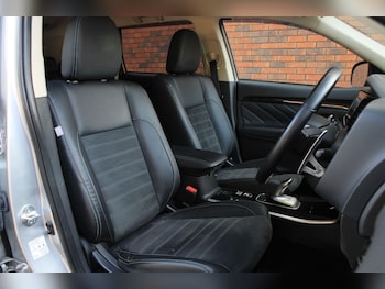 Used Mitsubishi Outlander 2017 for sale - 76151381: Photo