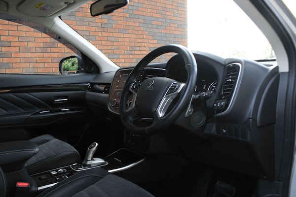Used Mitsubishi Outlander 2017 for sale - 76151381: Photo 5