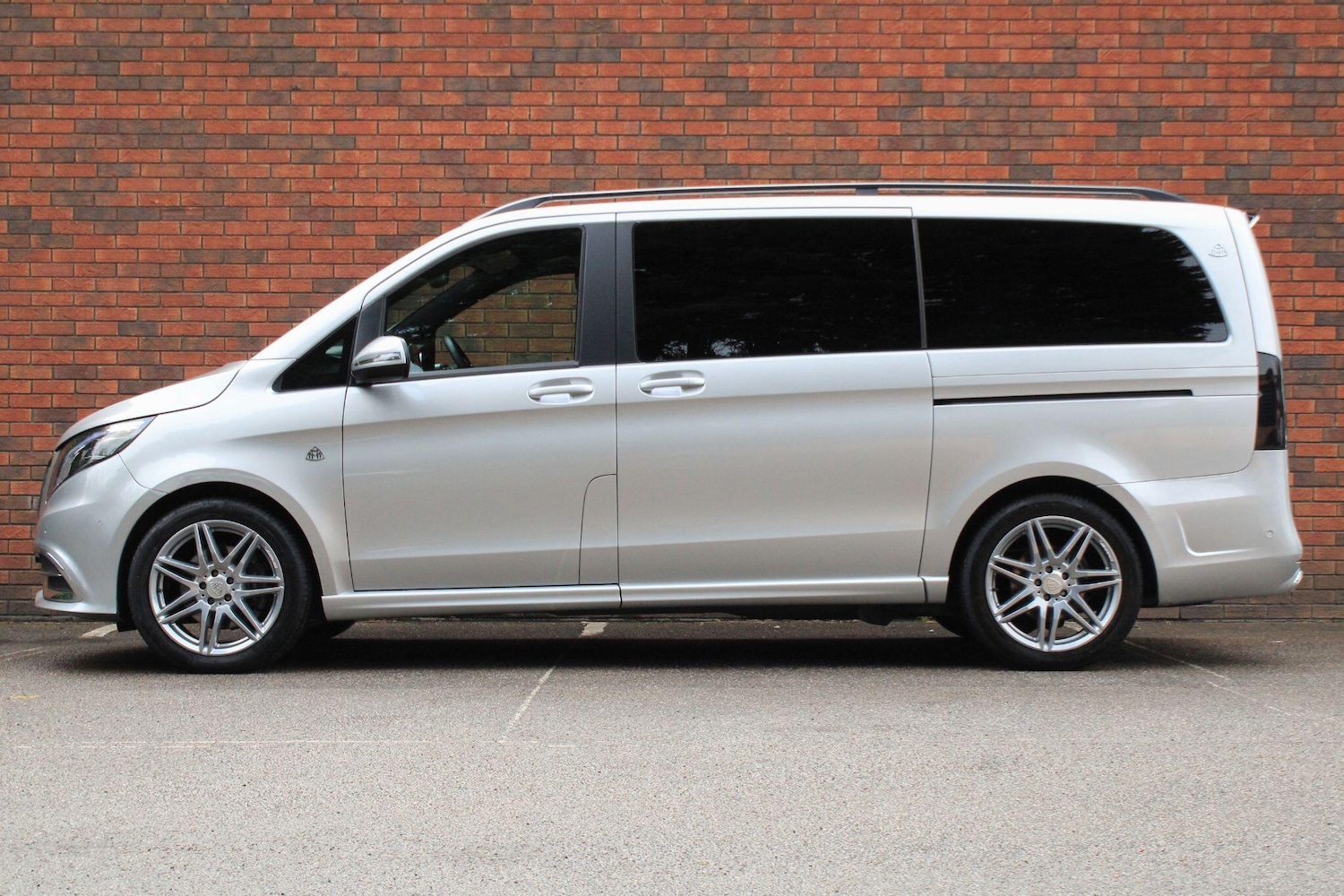 Used Mercedes-Benz V-Class 2022 for sale - 76887384: Photo 16