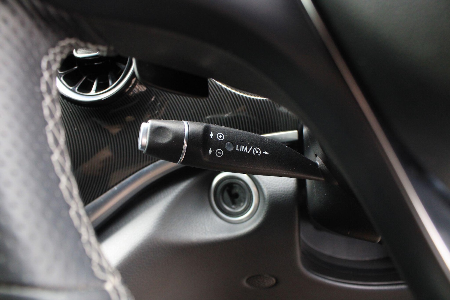 Used Mercedes-Benz V-Class 2022 for sale - 76887384: Photo 30