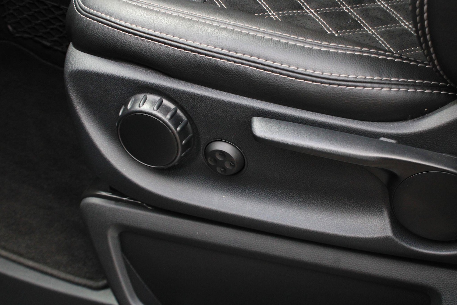 Used Mercedes-Benz V-Class 2022 for sale - 76887384: Photo 36