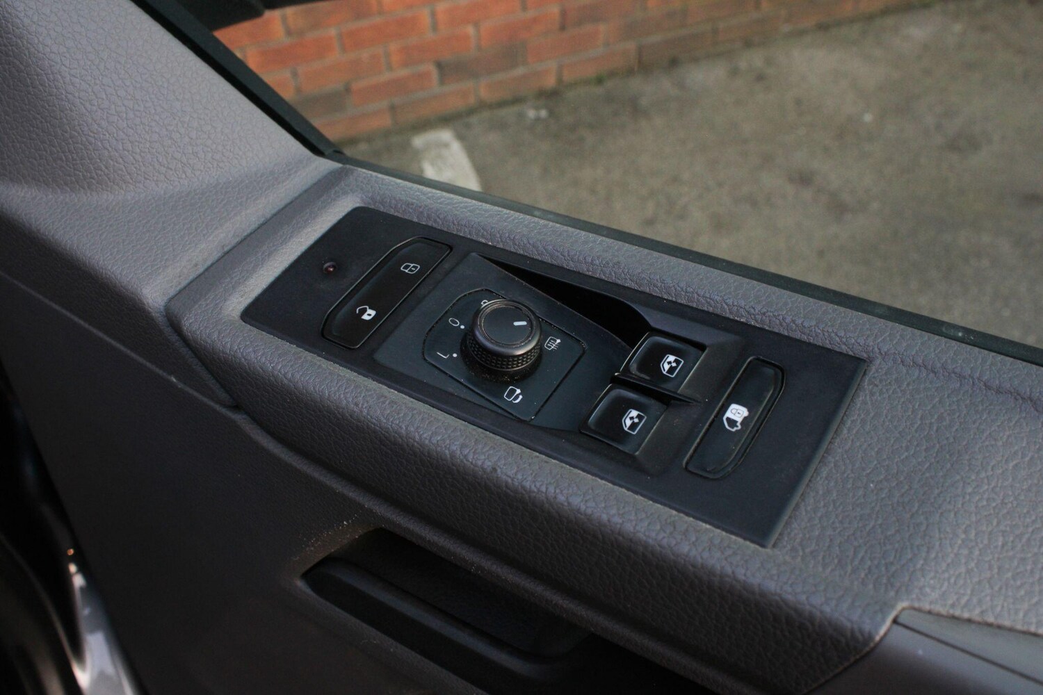 Used Volkswagen Transporter for sale - 77957408: Photo 24