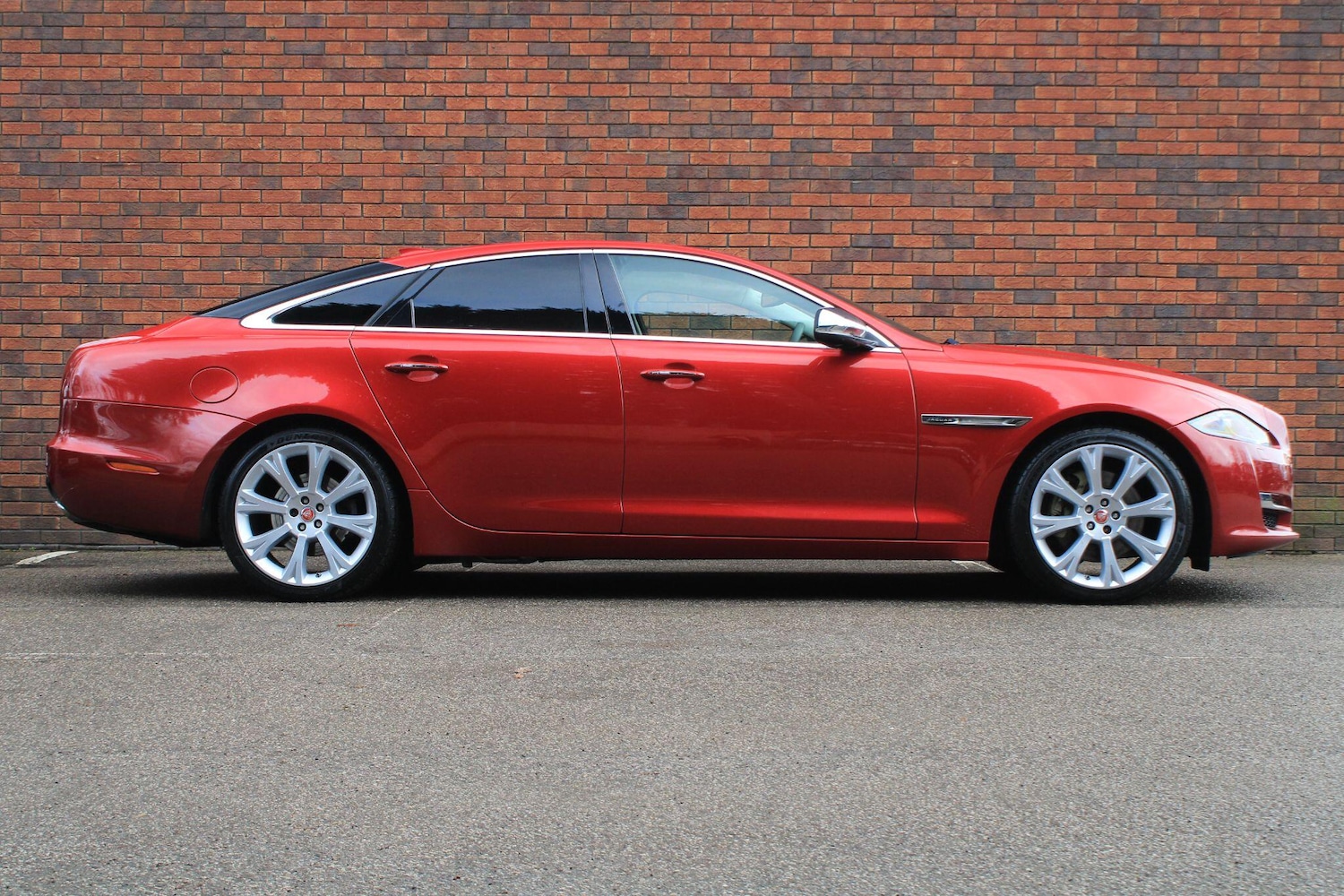 Used Jaguar XJ 2018 for sale - 77279098: Photo 2