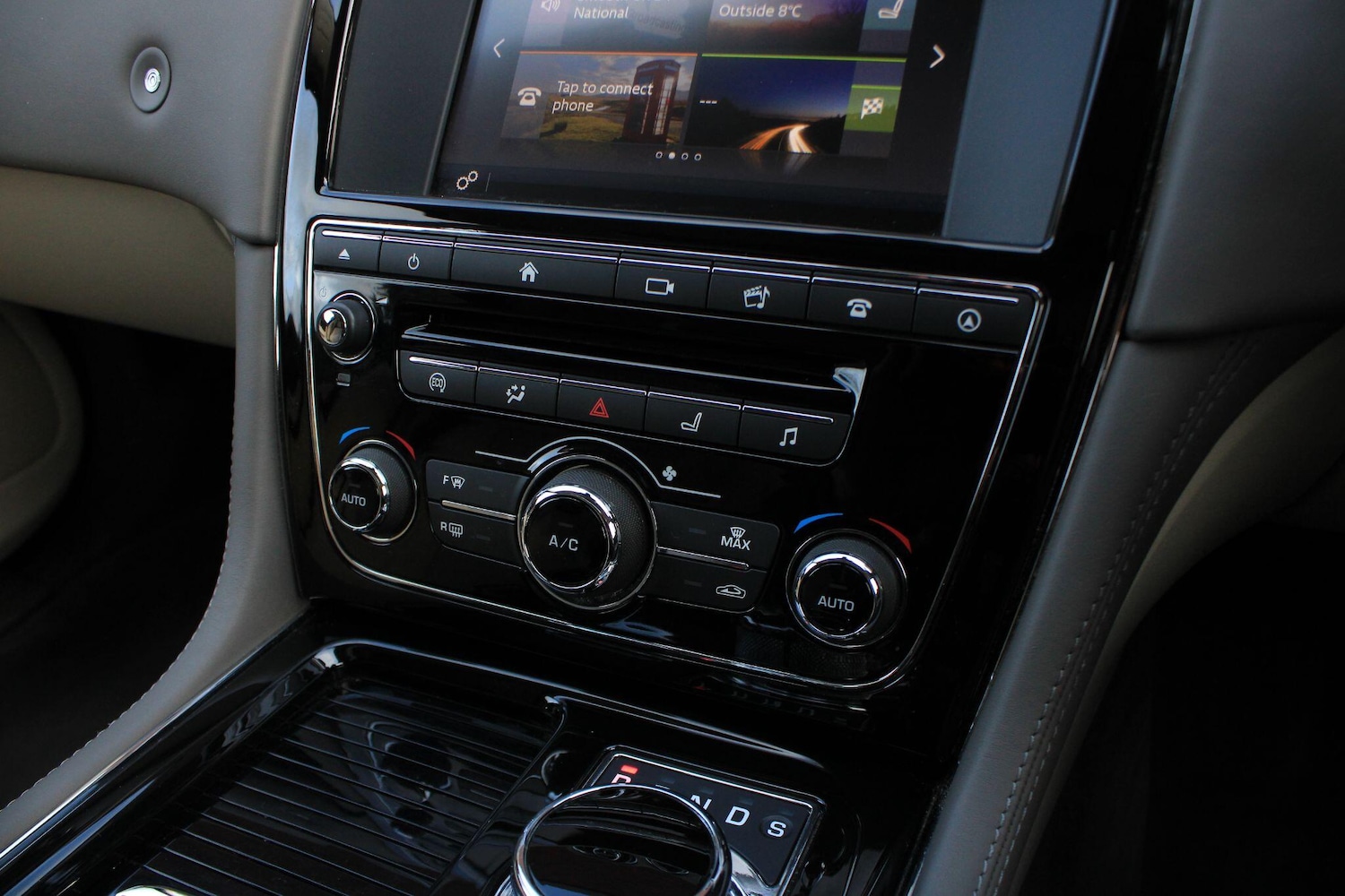 Used Jaguar XJ 2018 for sale - 77279098: Photo 21