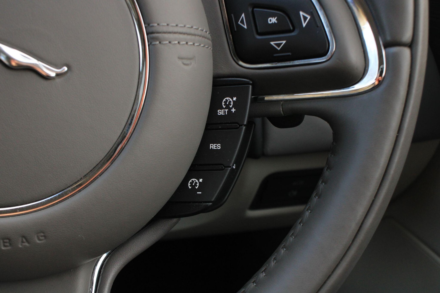 Used Jaguar XJ 2018 for sale - 77279098: Photo 31