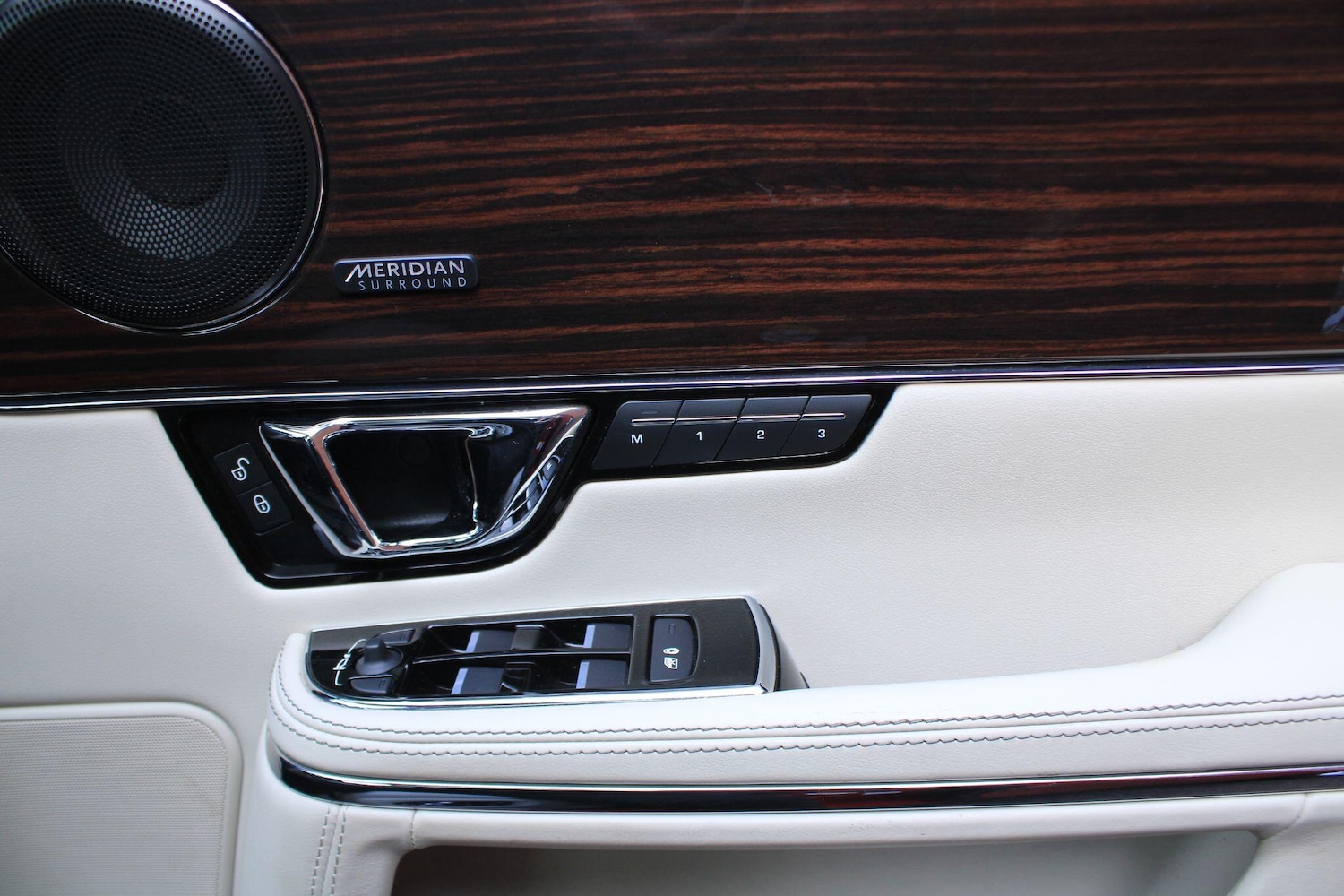 Used Jaguar XJ 2018 for sale - 77279098: Photo 32