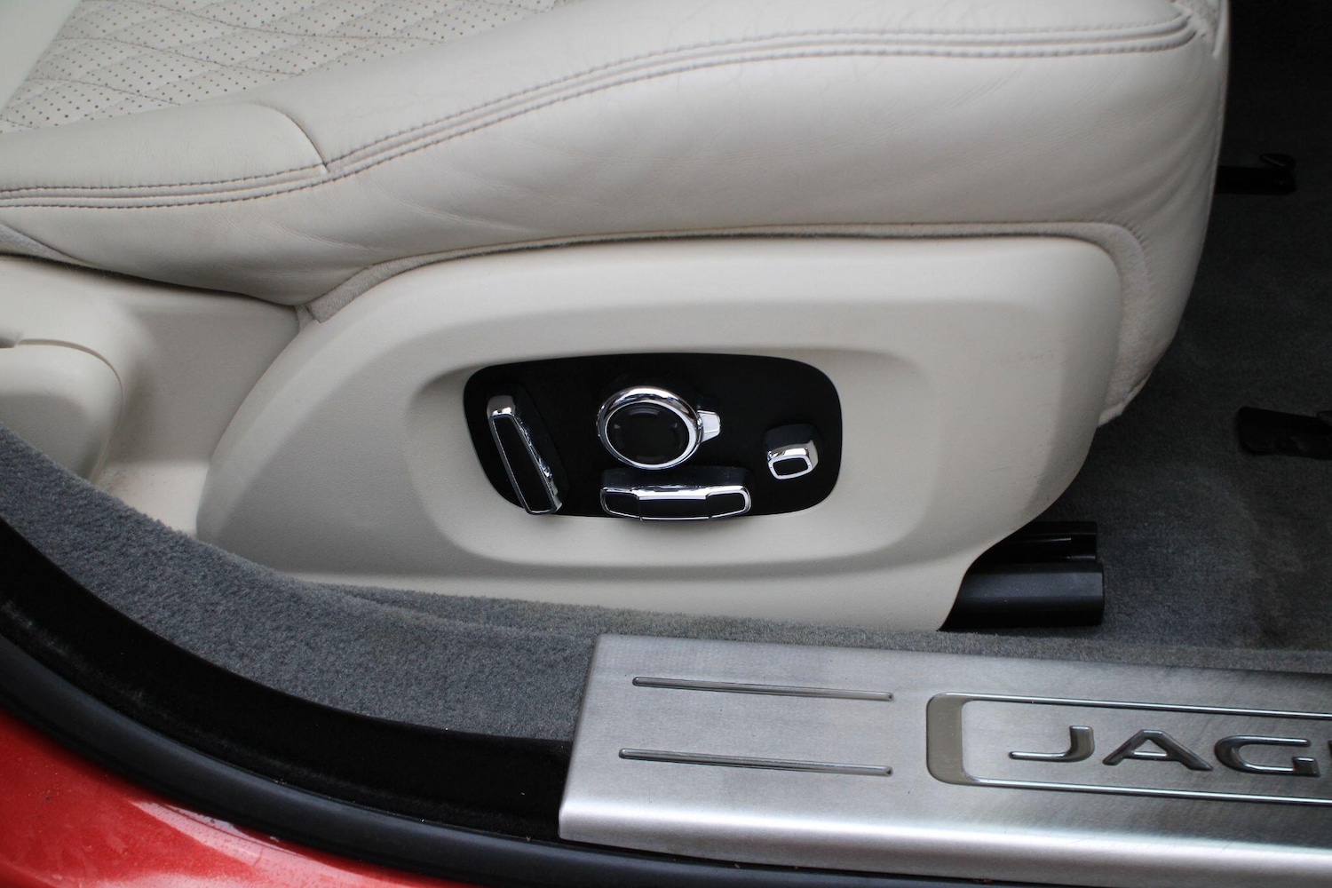 Used Jaguar XJ 2018 for sale - 77279098: Photo 34