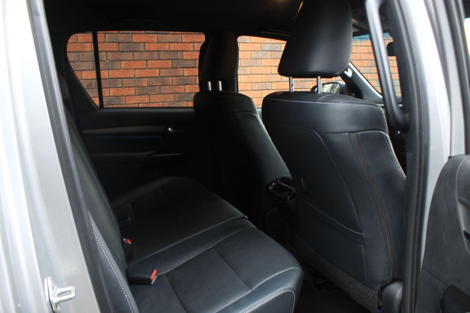 Used Toyota Hilux 2023 for sale - 77190394: Photo 11