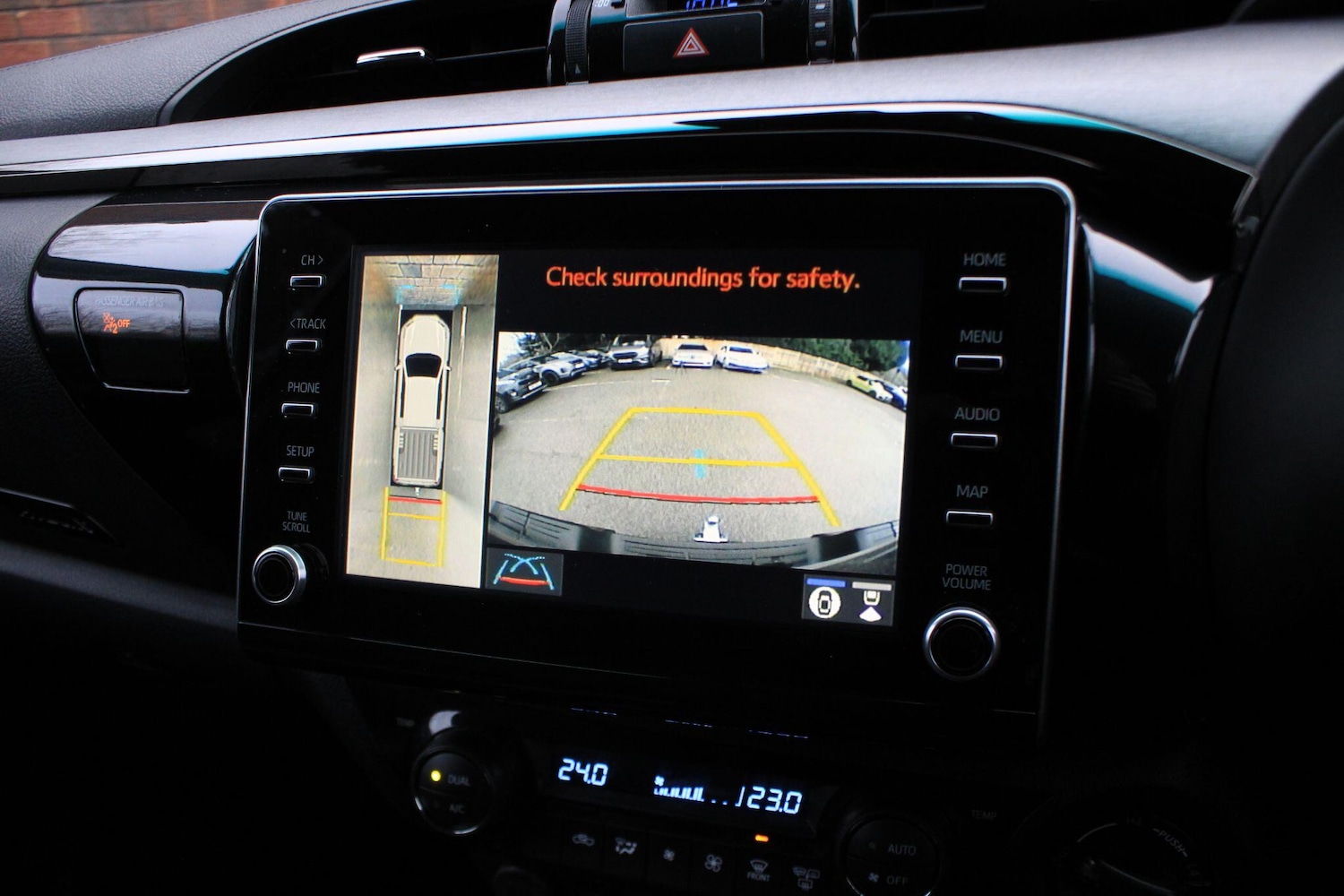 Used Toyota Hilux 2023 for sale - 77190394: Photo 14