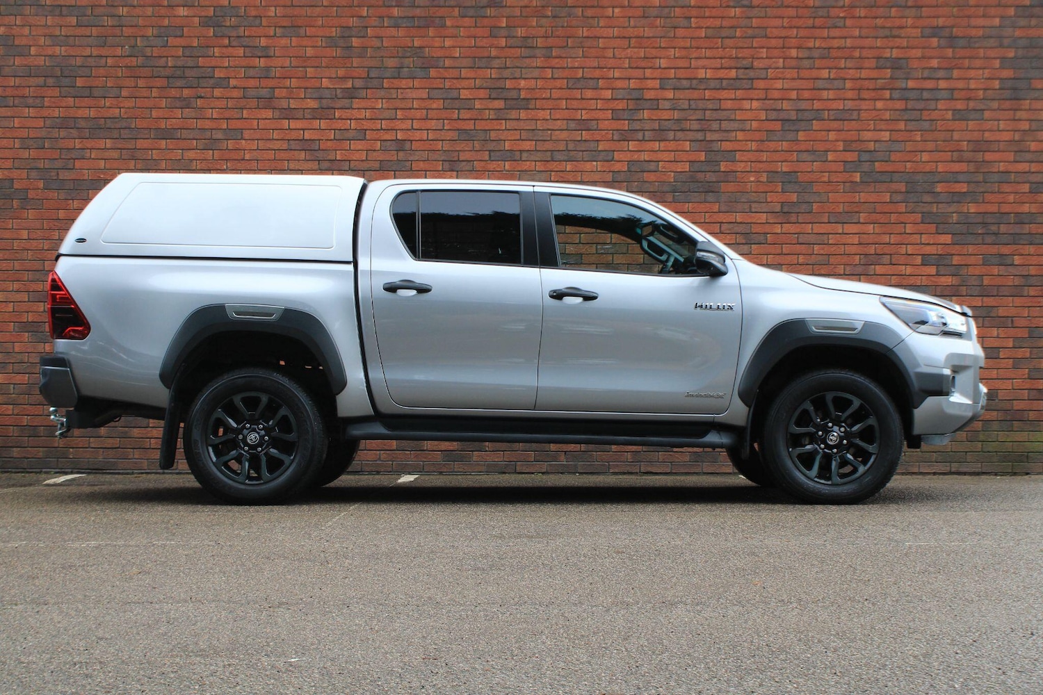 Used Toyota Hilux 2023 for sale - 77190394: Photo 2