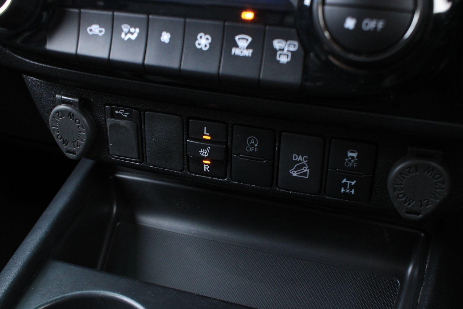 Used Toyota Hilux 2023 for sale - 77190394: Photo 25