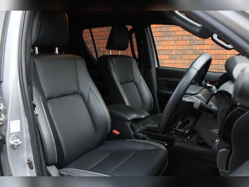 Used Toyota Hilux 2023 for sale - 77190394: Photo