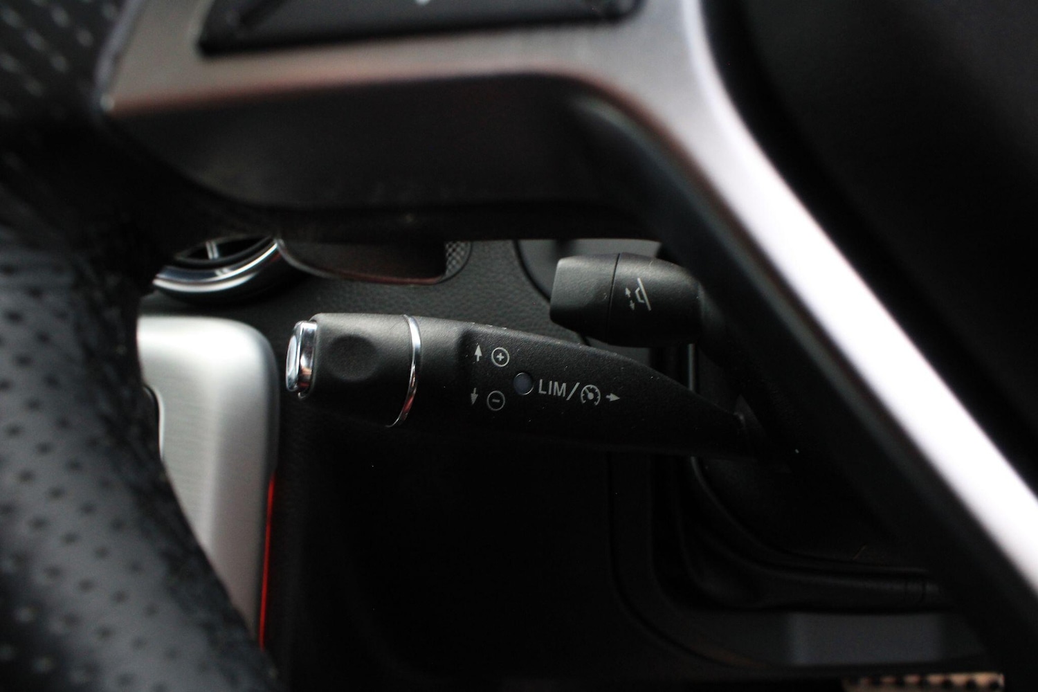 Used Mercedes-Benz SLK 2013 for sale - 76619858: Photo 30