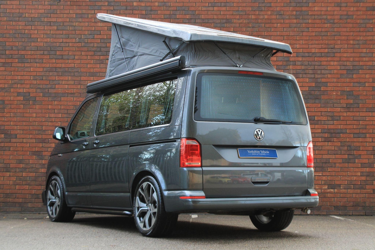 Used Volkswagen Transporter 2018 for sale - 76701905: Photo 2