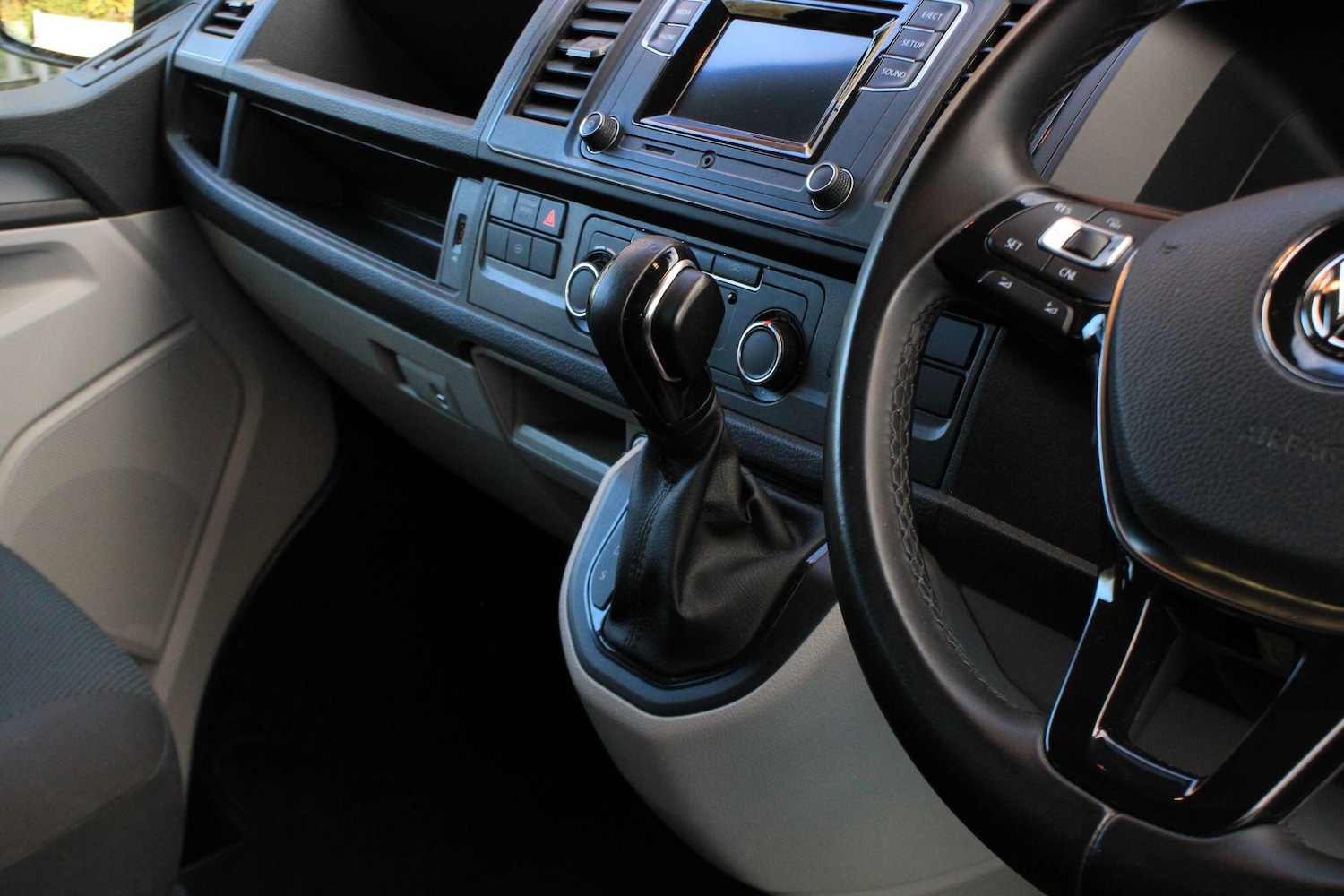 Used Volkswagen Transporter 2018 for sale - 76701905: Photo 30