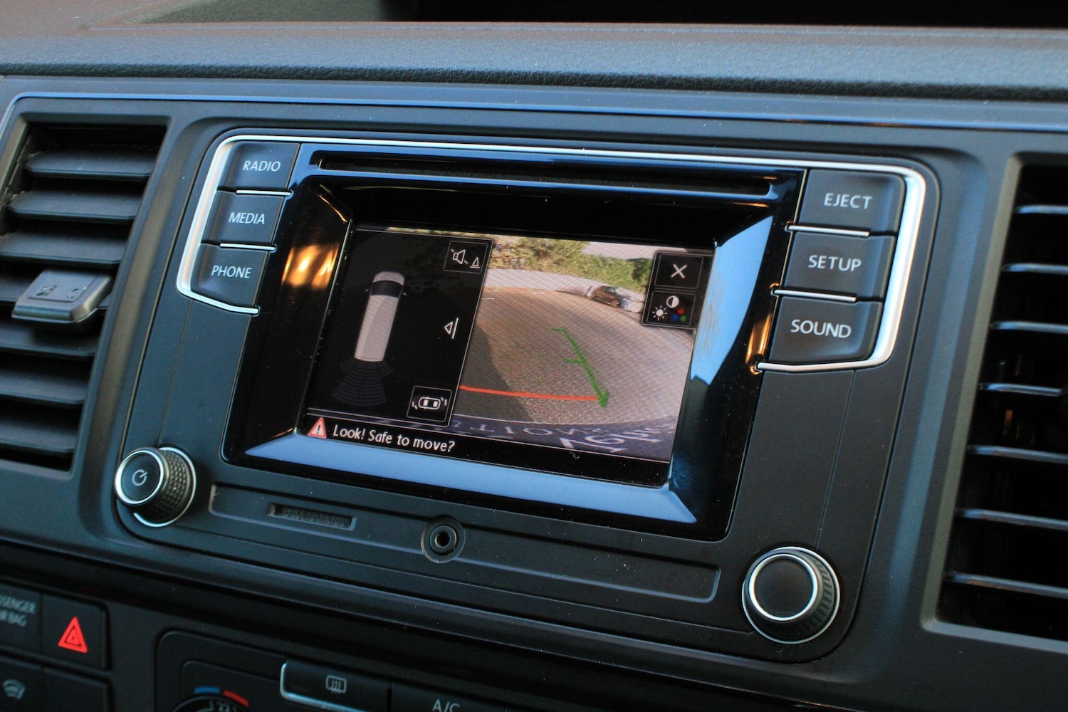 Used Volkswagen Transporter 2018 for sale - 76701905: Photo 32