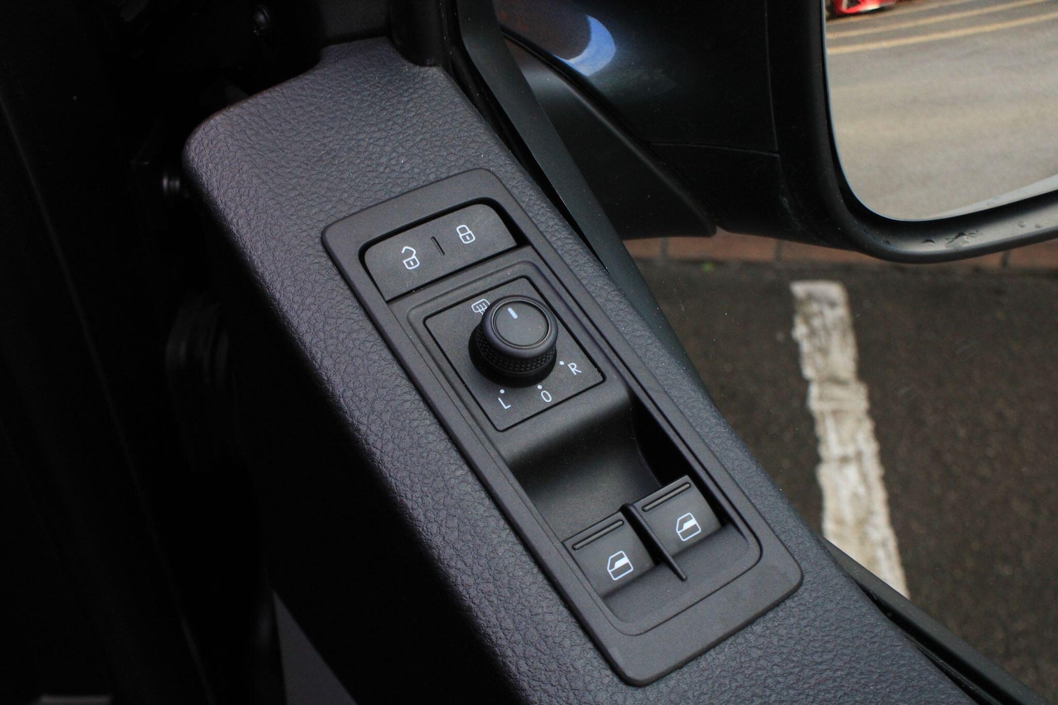 Used Volkswagen Transporter 2018 for sale - 76701905: Photo 38