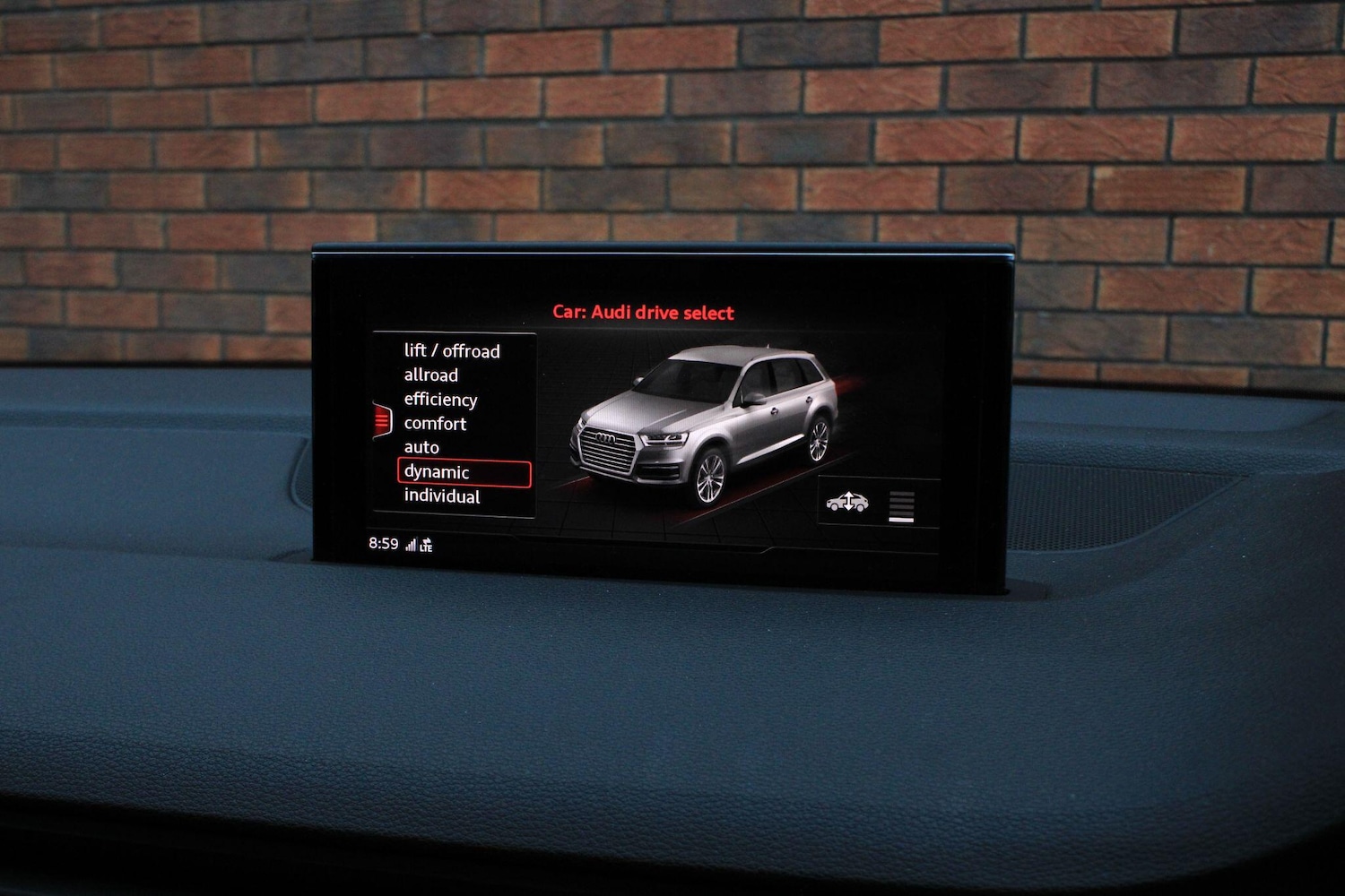 Used Audi Q7 2018 for sale - 76976699: Photo 34