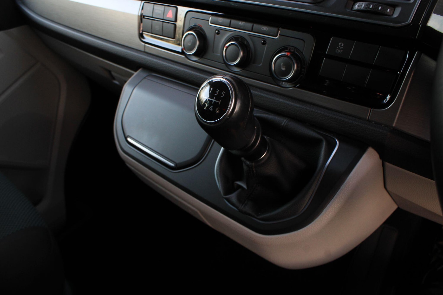 Used Volkswagen Transporter 2018 for sale - 76997353: Photo 26