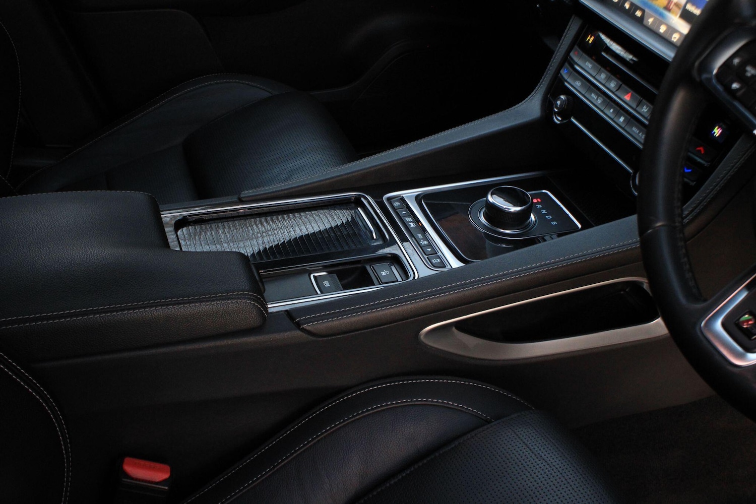 Used Jaguar F-Pace 2017 for sale - 76645534: Photo 22