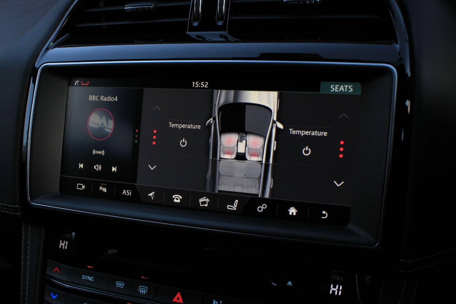 Used Jaguar F-Pace 2017 for sale - 76645534: Photo 24