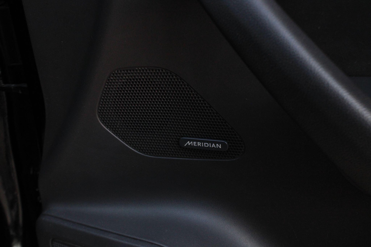 Used Jaguar F-Pace 2017 for sale - 76645534: Photo 31