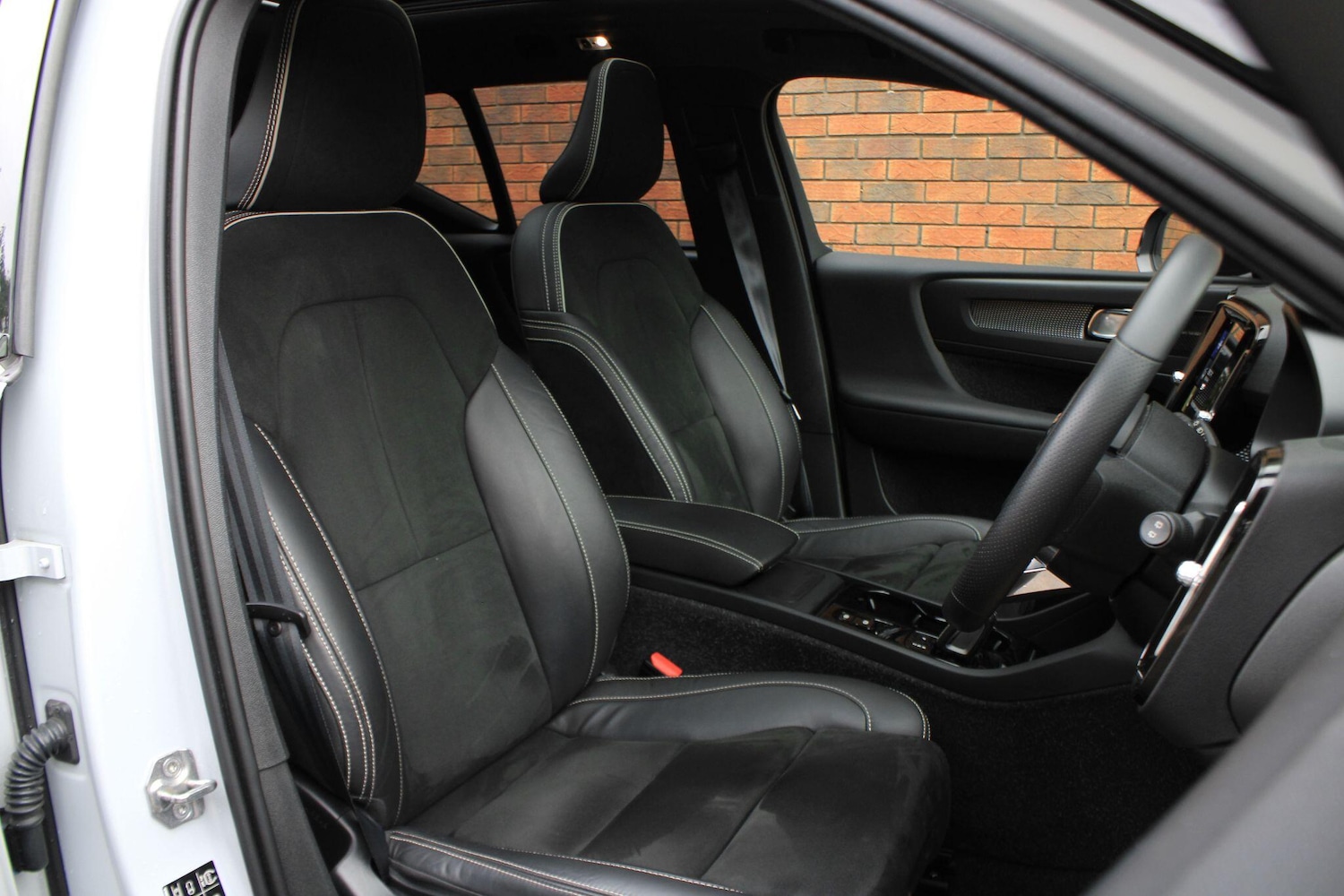 Used Volvo XC40 2021 for sale - 76152391: Photo 4