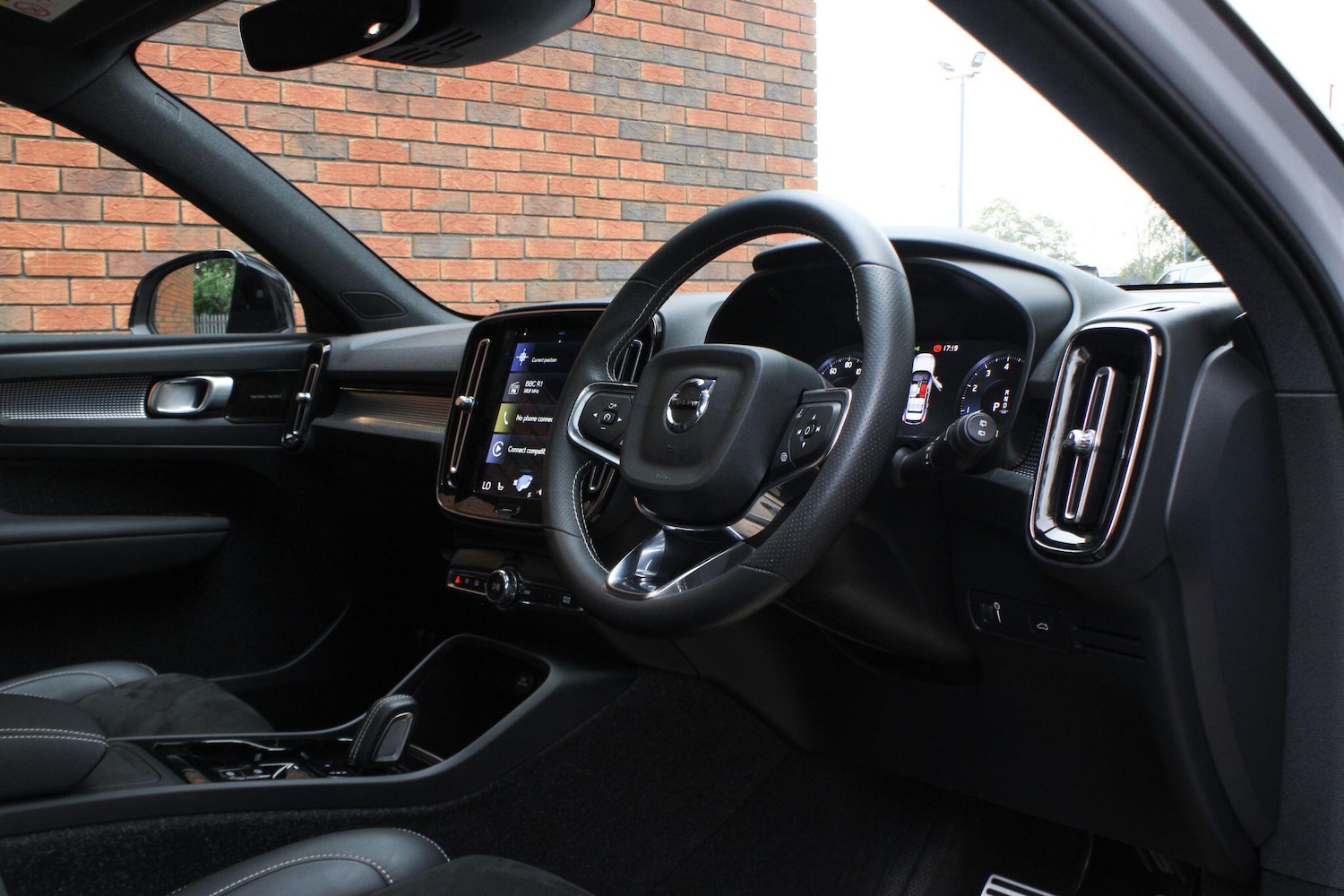Used Volvo XC40 2021 for sale - 76152391: Photo 5