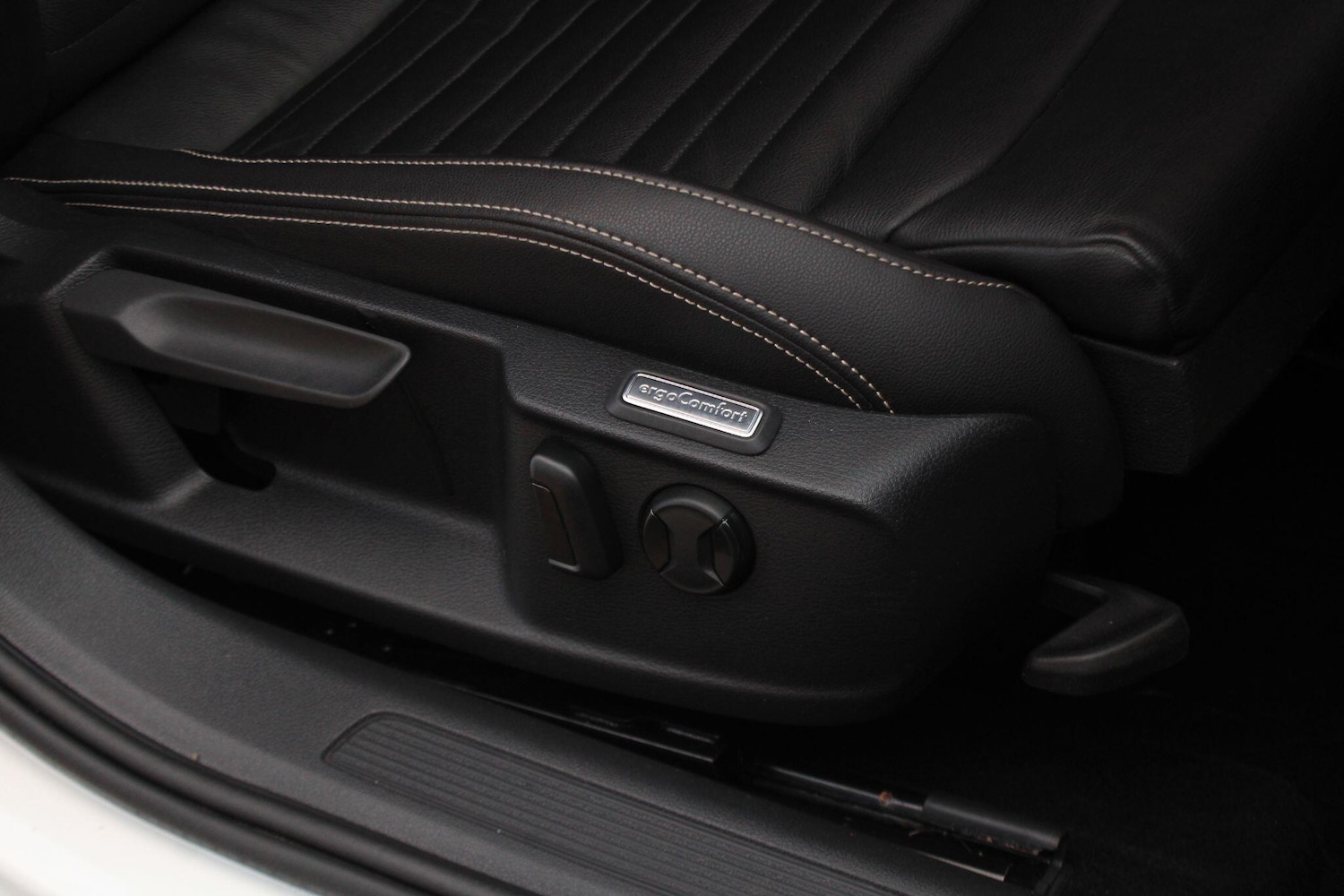 Used Volkswagen Passat for sale - 77216050: Photo 31