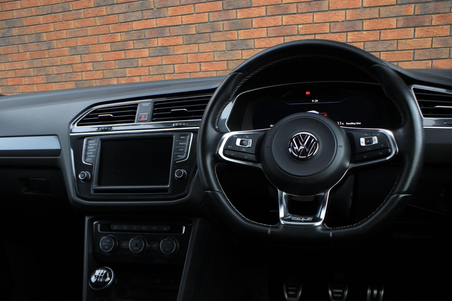 Used Volkswagen Tiguan 2017 for sale - 76619645: Photo 10