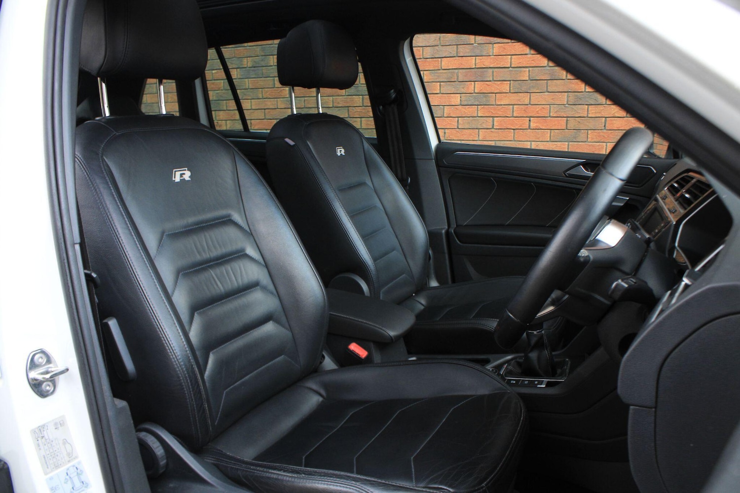 Used Volkswagen Tiguan 2017 for sale - 76619645: Photo 4