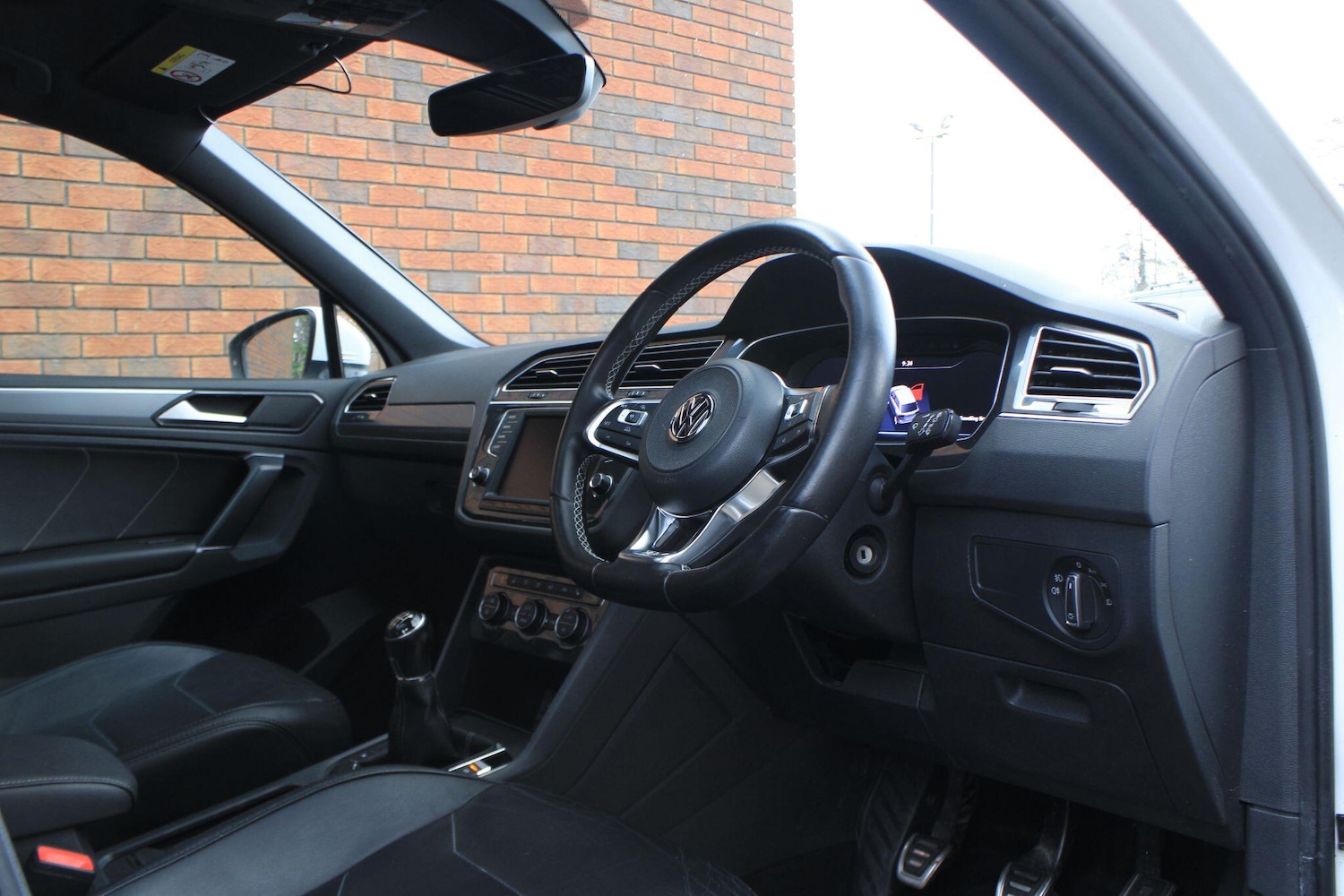 Used Volkswagen Tiguan 2017 for sale - 76619645: Photo 5