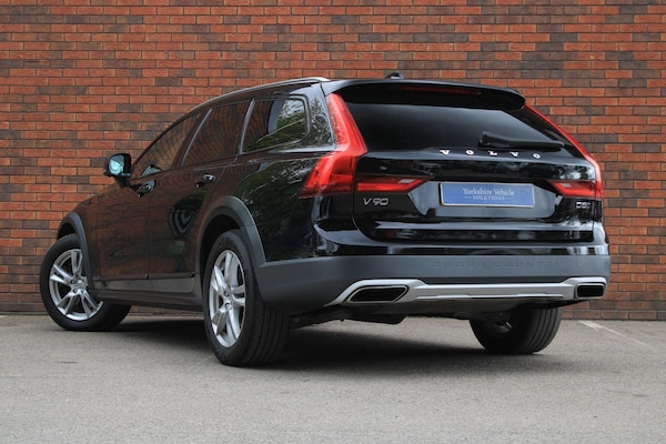 Used Volvo V90 Cross Country 2019 for sale - 73226084: Photo 3