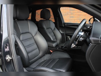 Used Porsche Macan 2020 for sale - 75494203: Photo