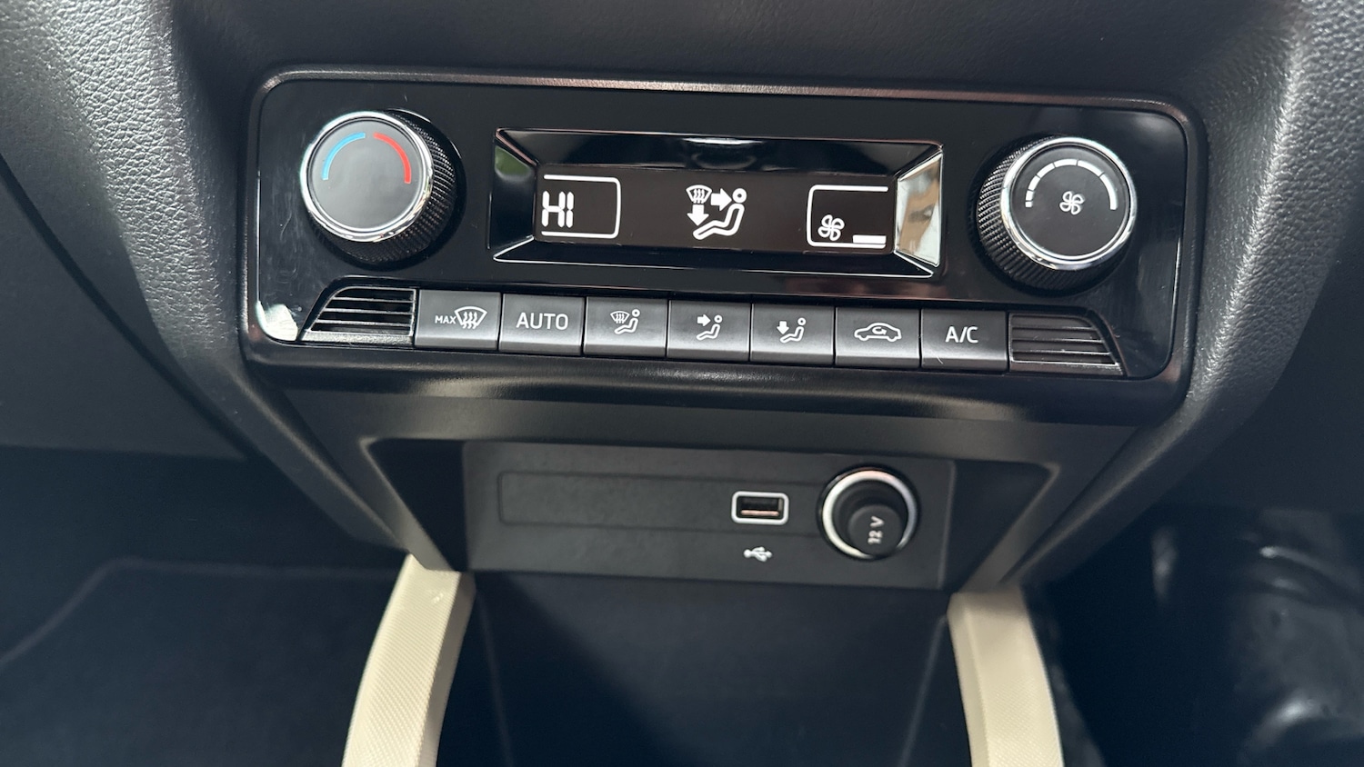 Used Skoda Fabia 2019 for sale - 77197990: Photo 35