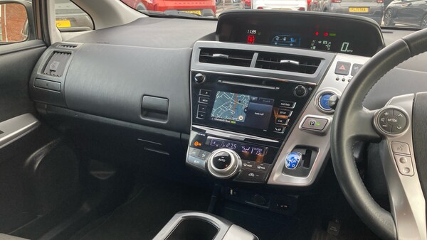 Used Toyota Prius+ 2019 for sale - 76205427: Photo 14