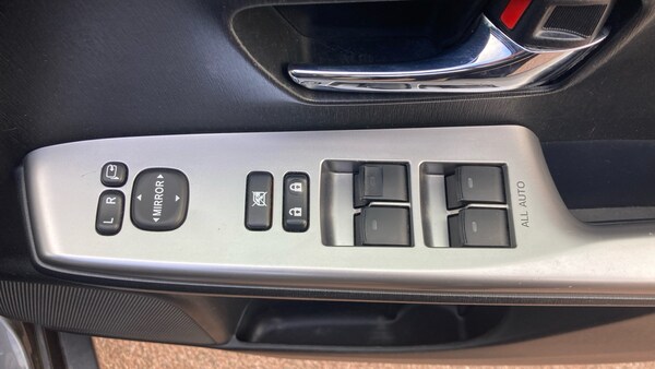 Used Toyota Prius+ 2019 for sale - 76205427: Photo 25