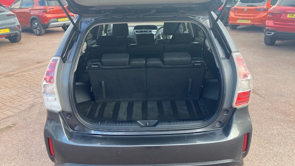Used Toyota Prius+ 2019 for sale - 76205427: Photo 4