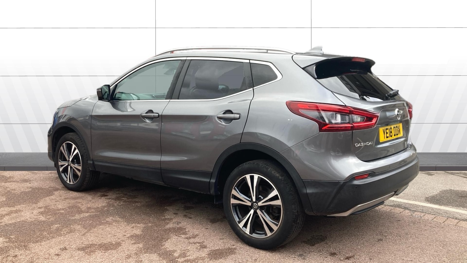 Used Nissan Qashqai 2018 for sale - 76477774: Photo 2