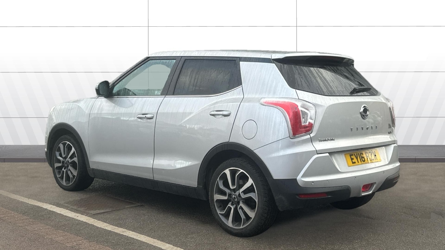 Used Ssangyong Tivoli 2016 for sale - 76664679: Photo 2