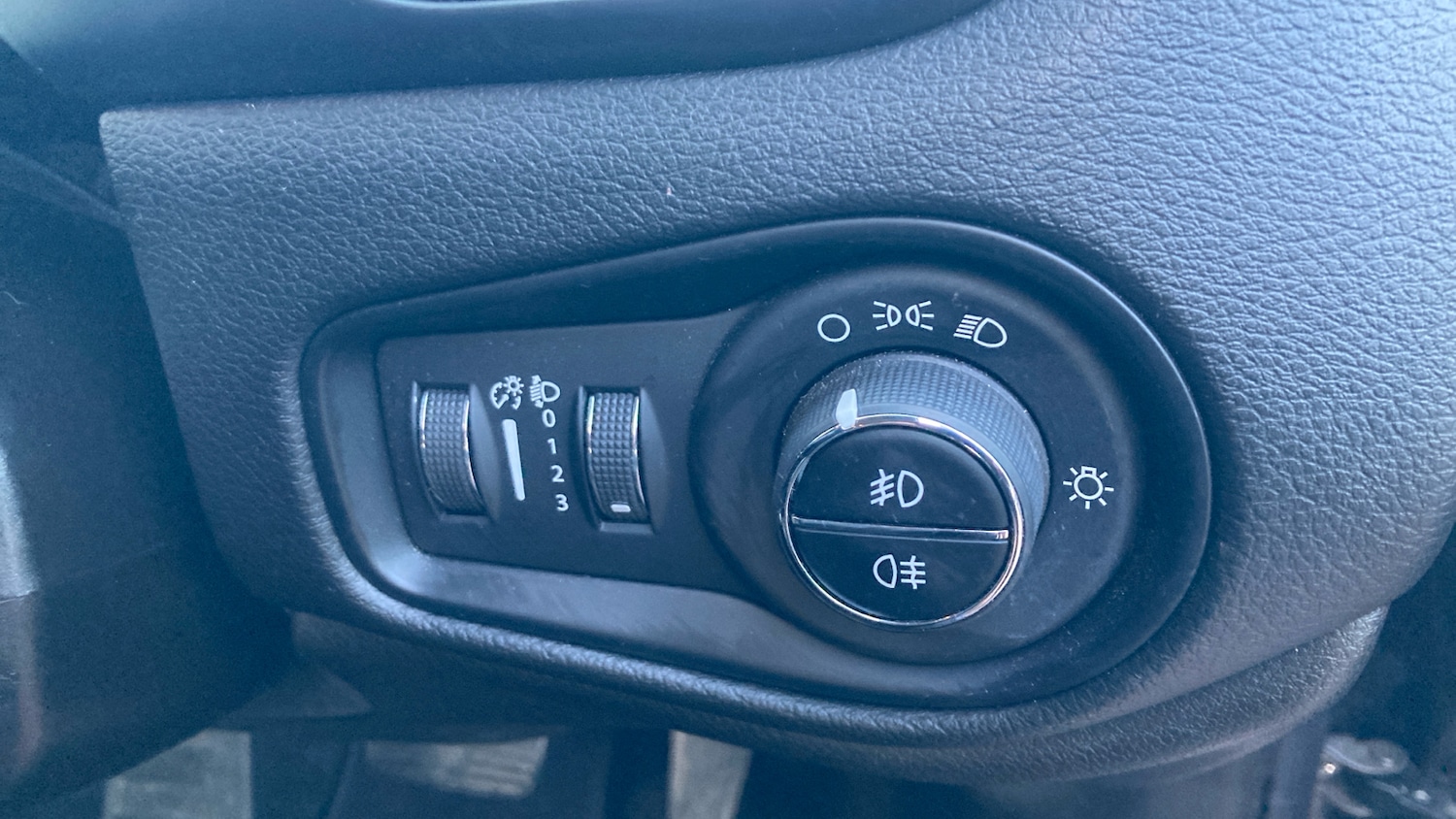 Used Jeep Renegade 2020 for sale - 77931529: Photo 30