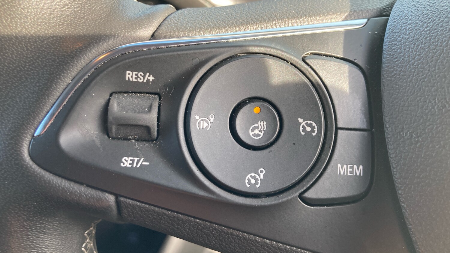 Used Vauxhall Crossland 2022 for sale - 76542737: Photo 25