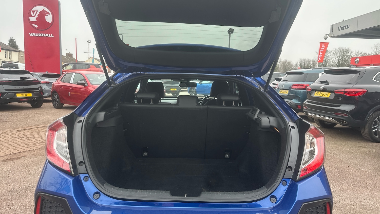 Used Honda Civic 2020 for sale - 78077508: Photo 4