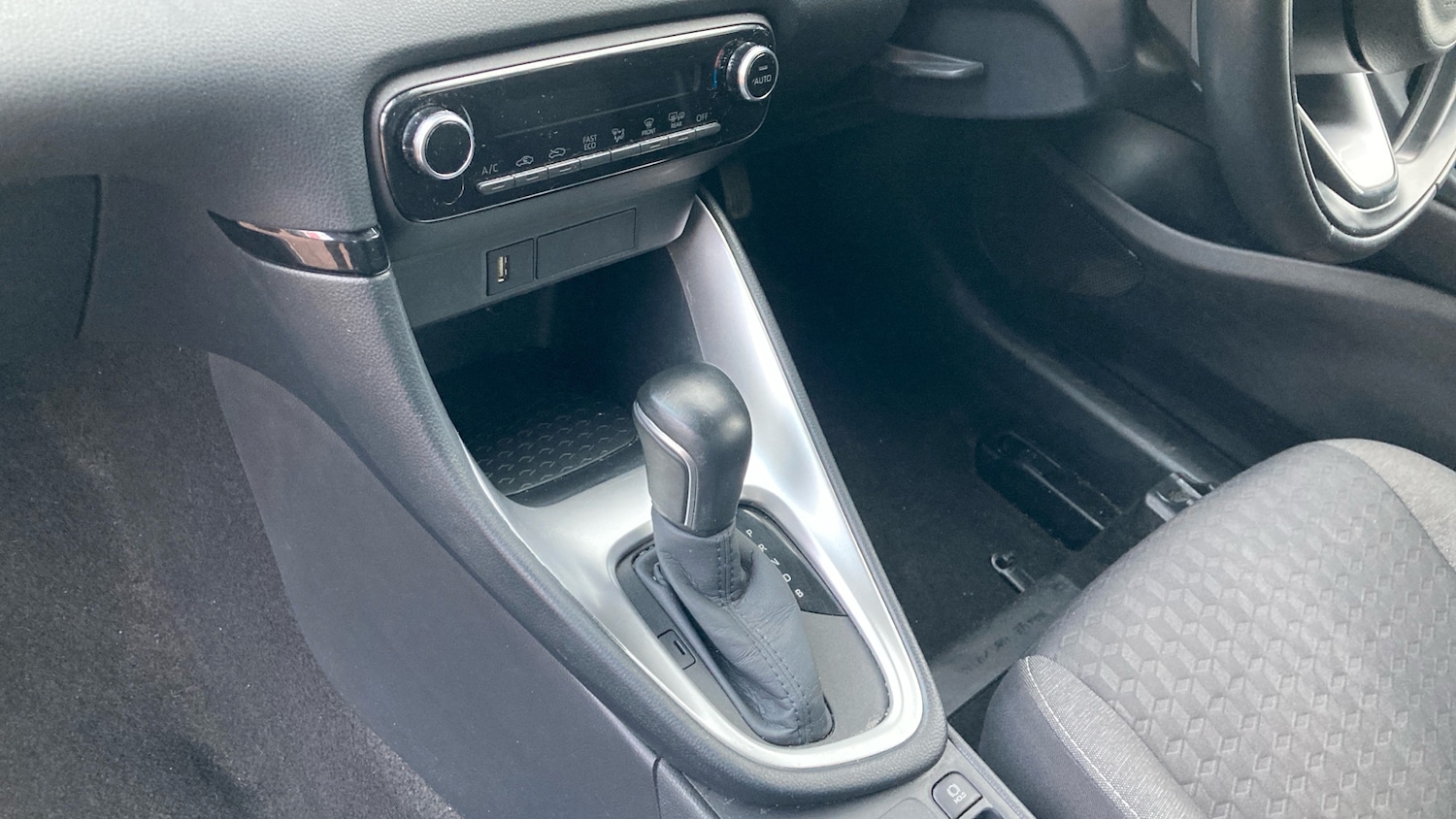 Used Toyota Yaris 2023 for sale - 76355432: Photo 13