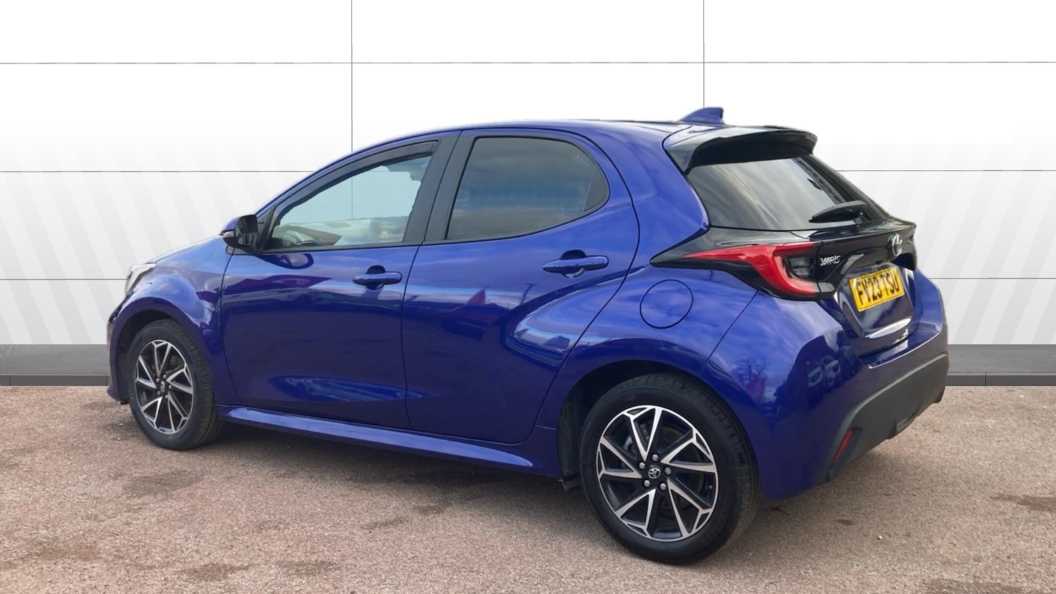 Used Toyota Yaris 2023 for sale - 76355432: Photo 2