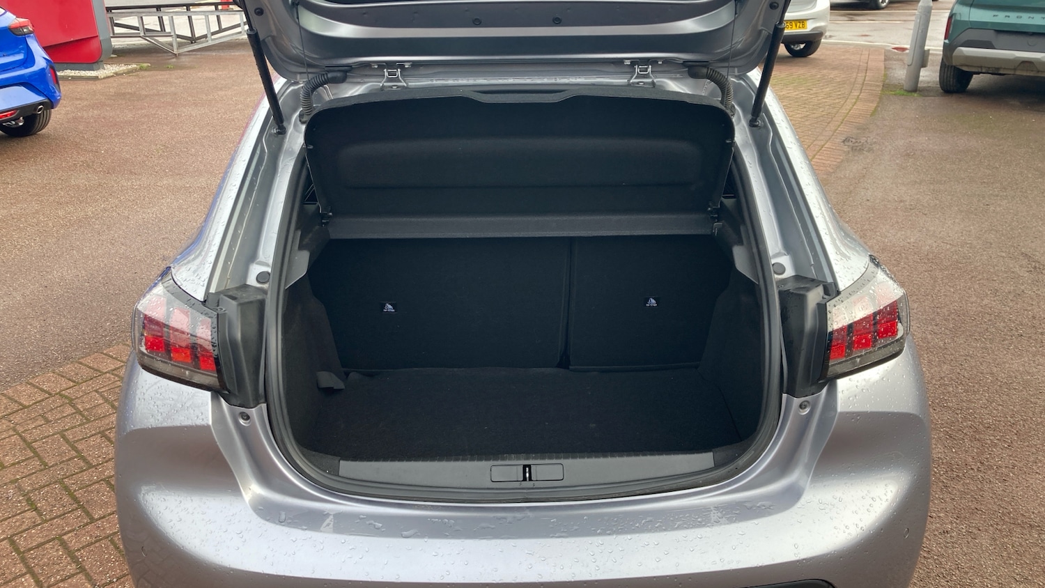 Used Peugeot 208 2023 for sale - 77694077: Photo 4