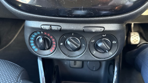 Used Vauxhall Corsa 2018 for sale - 76222142: Photo 31